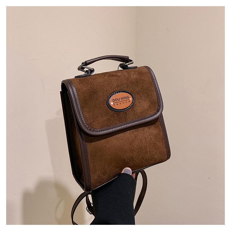 

Замшевый однотонный новый ретро 2025 новый осенне-зимний рюкзак-сумка большой вместимости многофункциональный коричневый