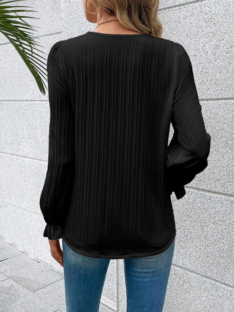 Chunqiu Women's Solid Color Long Sleeved Casual Striped V-neck Lace Top with Patchwork Hollowed Out Women's Shirt