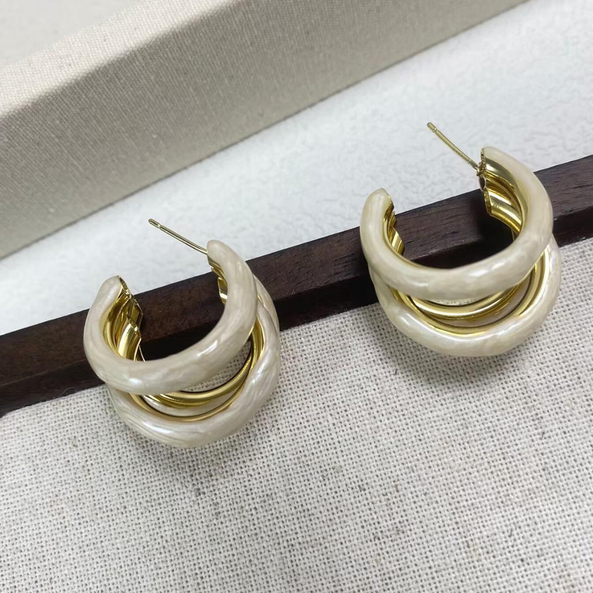 French Light Luxury Three-Layer White Hoop Earrings - Unique, Cool, Versatile C-Shaped Design for Women