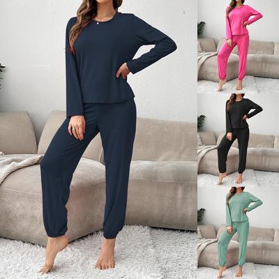 Ev ve uyku için kıyafetler – Pijamalar ve uyku takımları
