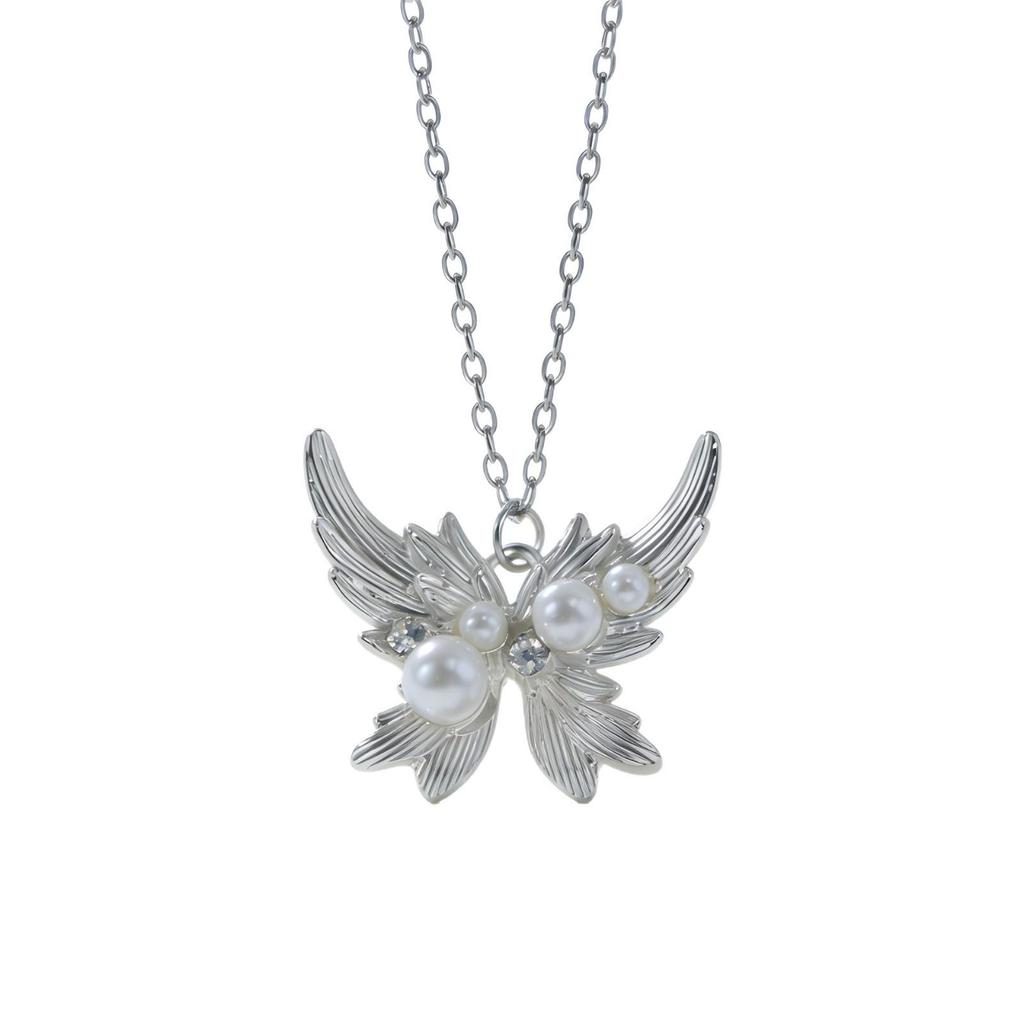 Butterfly Pearl Choker Necklace with Luxurious Feel