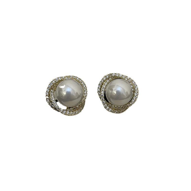 Elegant Princess Diamond Pearl Earrings: Luxurious, Versatile, and Exquisite Studs in a Fashionable Style