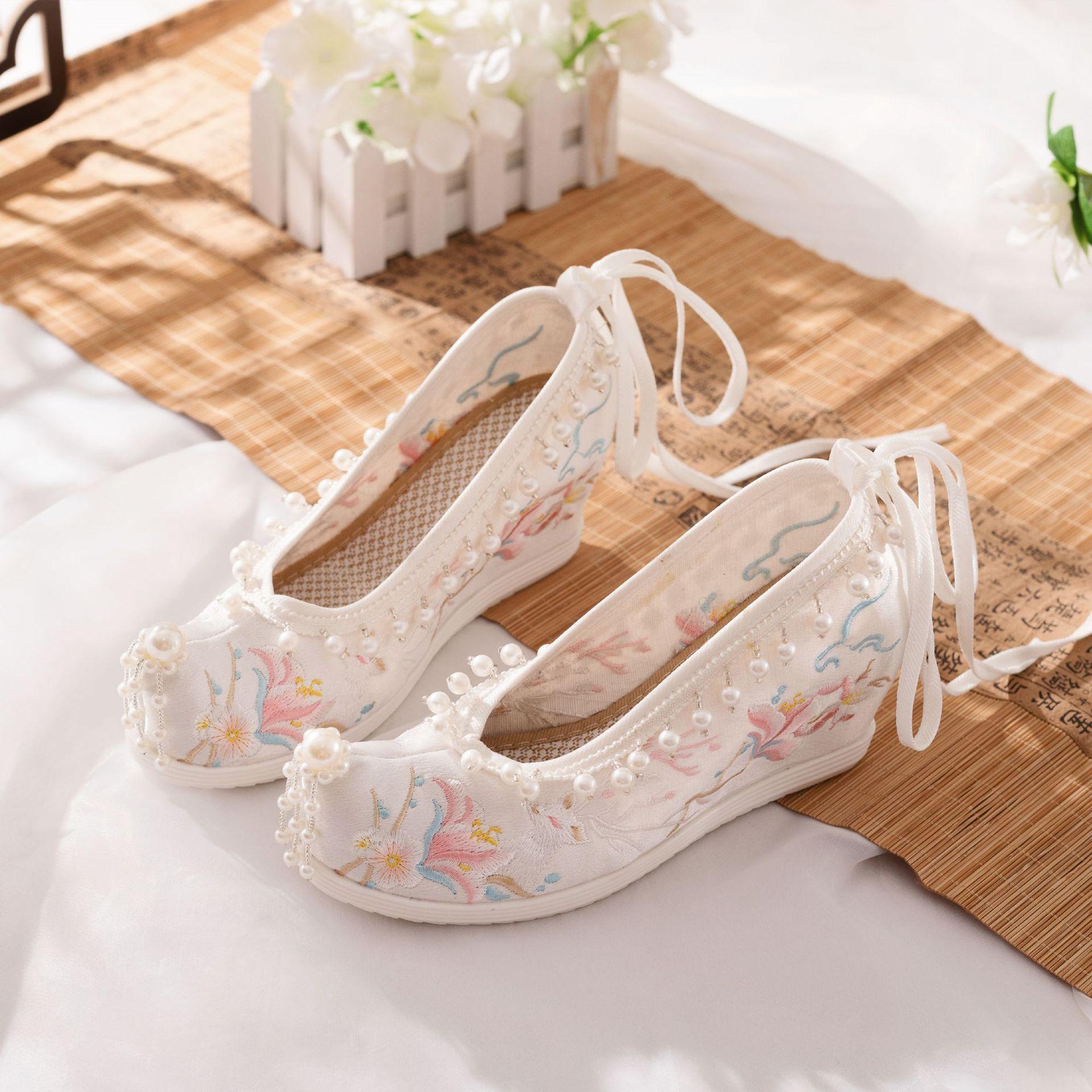 

[Лось] Распродажа! Клиренс! Туфли ханьфу с загнутым носком и высоким каблуком, вышитые, античный наклонный каблук, внутренняя платформа для увеличения роста, женская обувь 39 белый