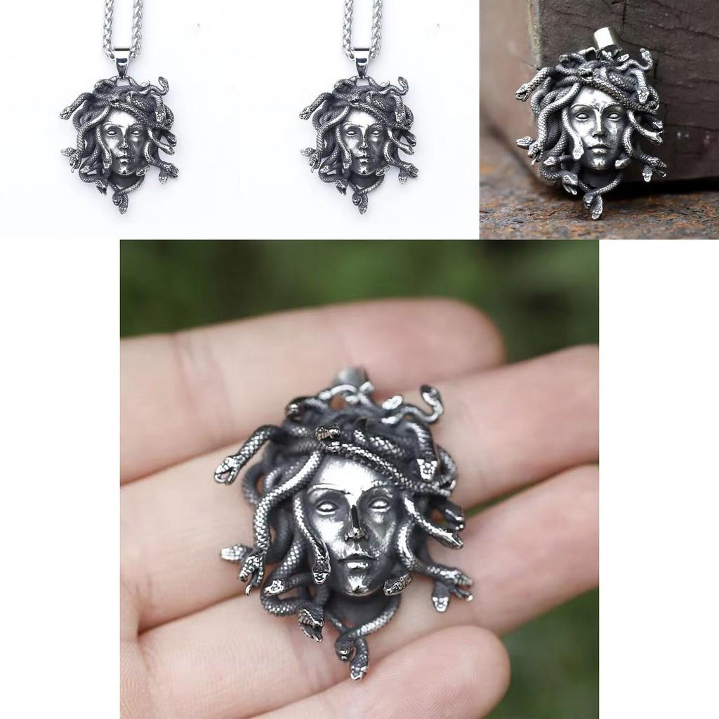 Retro Medusa Snake Animal Pendant Necklace With Zinc Alloy Charm For Gothic Style
