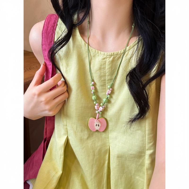 Pink Ceramic Apple Beaded Necklace for Women – High-End Niche Design Clavicle Chain with Personalized Pendant