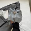 Nischen-Design tragbare kleine Tasche Damen Sommer neue Mode ausländischer Stil Ketten-Umhängetasche Pendler-Beuteltasche