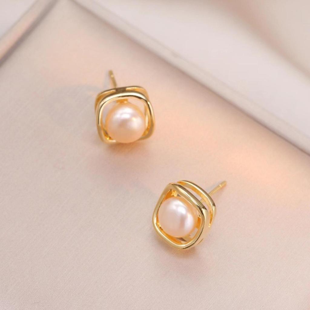 Korean S925 Minimalist Geometric Pearl Stud Earrings - Elegant Light Luxury Fashion for Women