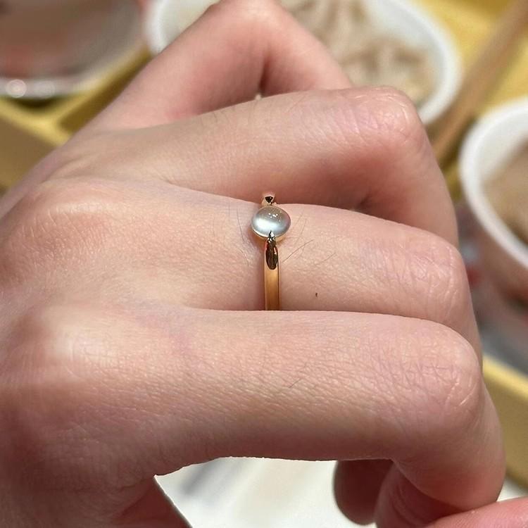Xiaohongshu Bestseller: Gold Jade-Inspired Egg Face Ring - Women's Luxury Minimalist Style