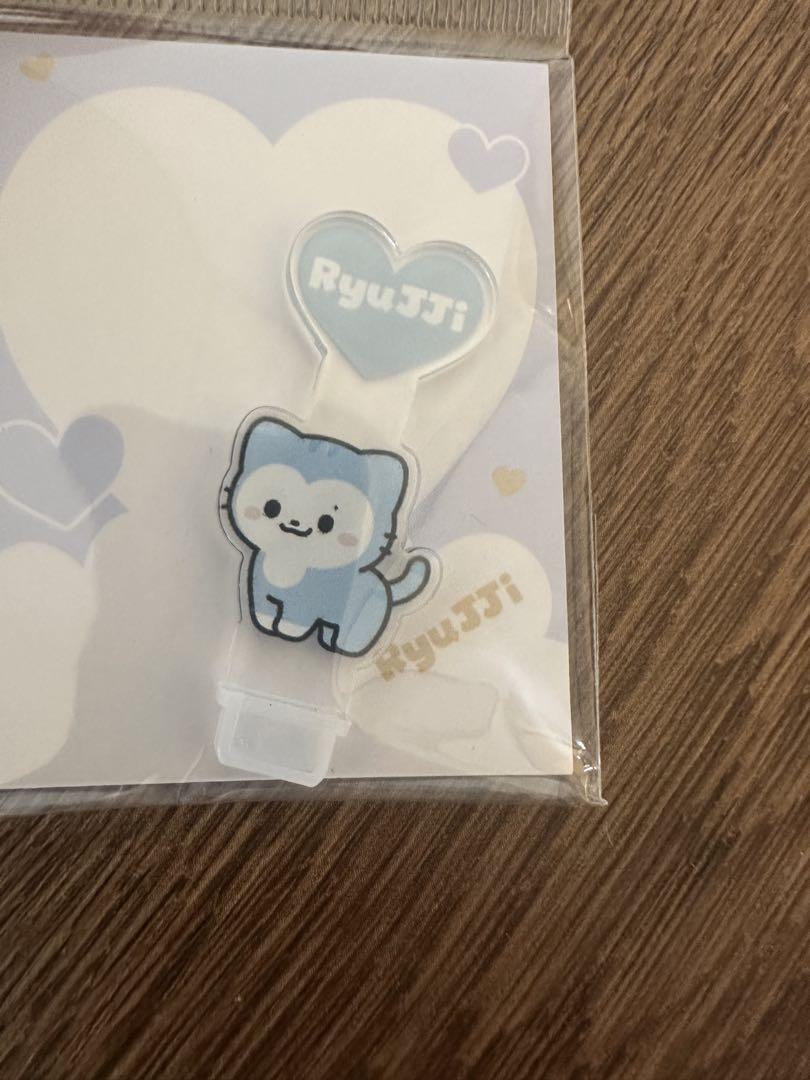 

[Б/У] ITZY ON AIR Поп-ап лайтстик Кастом РюДжи Рюджин