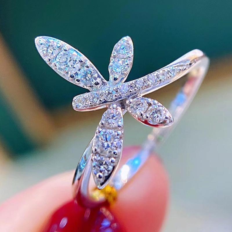 Elegant Winter Floral Ring for Women: Versatile and Fade-Resistant Size 6