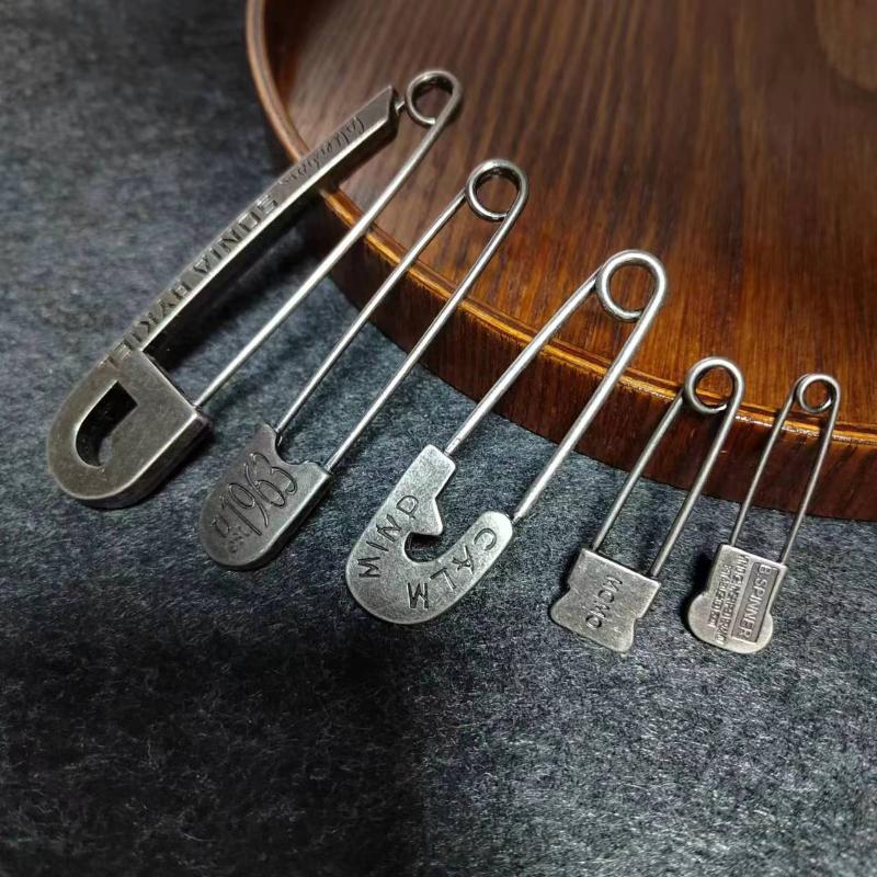 Vintage Engraved Letter/Number Large Brooches Sweater Scarf Buckle Cardigan Anti-Slip Big Pin Decoration Accessories