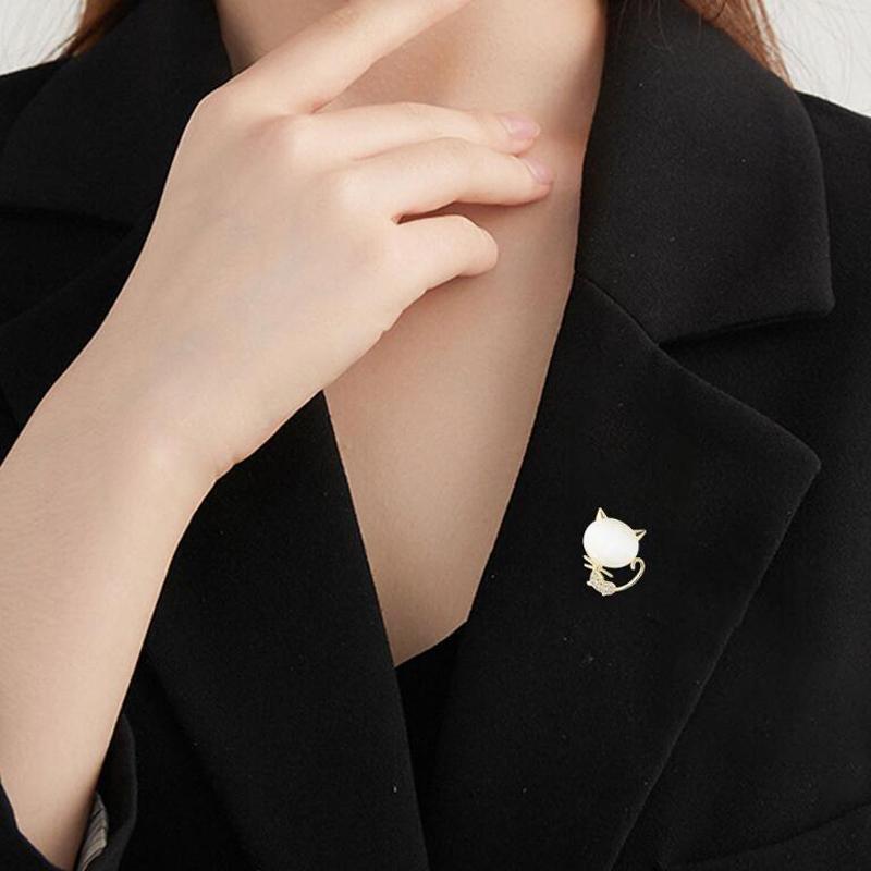 Papyonlu Sevimli Yavru Kedi Broş - Metal, Elmas Benzeri Süslemelerle