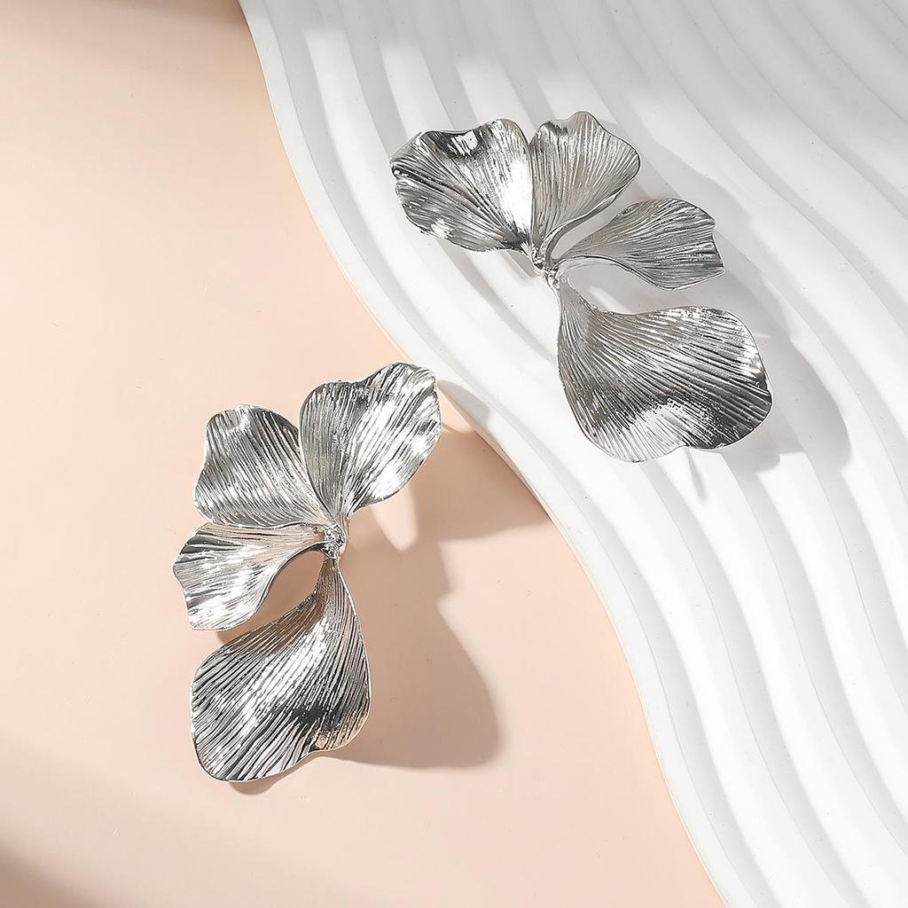 Vintage Leaf & Flower Stud Earrings with Metal Accents - European & American Style