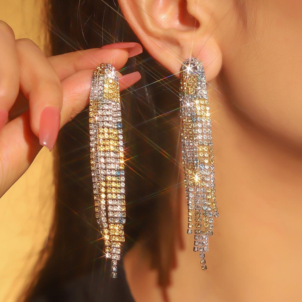 Prabangūs, itin blykstės, ilgi kutais puošti krištolo auskarai, madingi, temperamentingi, universalūs auskarai, šventiniai auskarai, moteriški auskarai (1 pora)