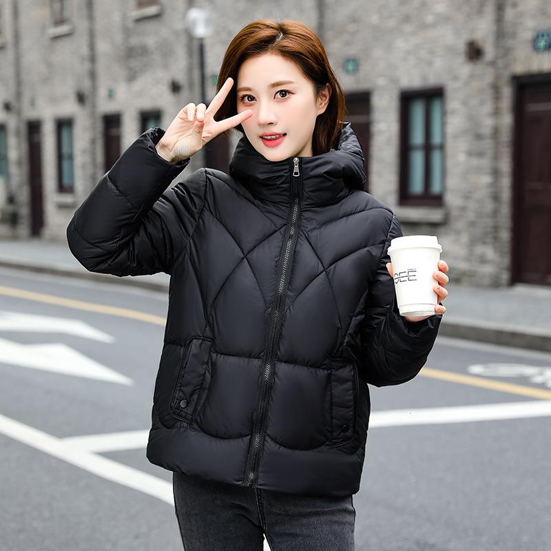 

Короткая хлопковая куртка с капюшоном женская 2025 зима новая свободная утолщенная хлопковая куртка корейская версия модная стеганая куртка L чёрный