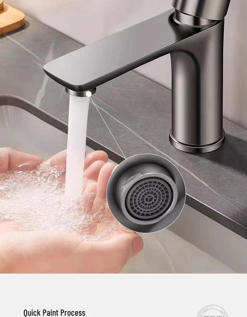 Badezimmerarmatur aus Edelstahl für Warm- und Kaltwasser