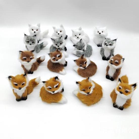 Niedliche Simulation Fuchs Lieblich Realistisch Mini Tierfigur Plüschtier Ornament Kunststoff Kunstfell Fuchs Figuren Tiermodell Ornament Autodekoration