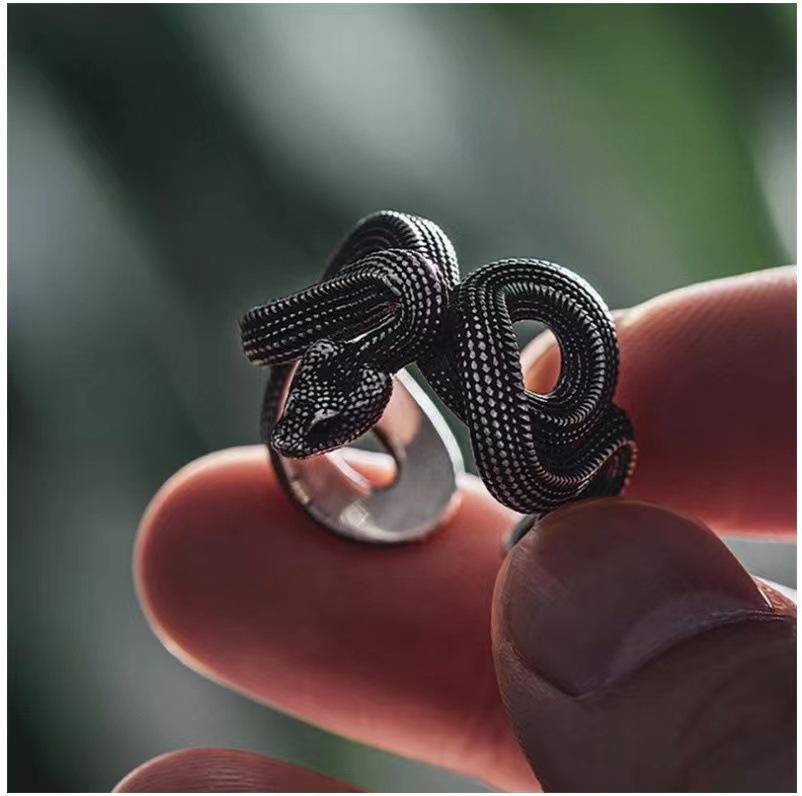 European-American Python-Inspired Adjustable Men's Ring: Retro, Bold, Three-Dimensional Design