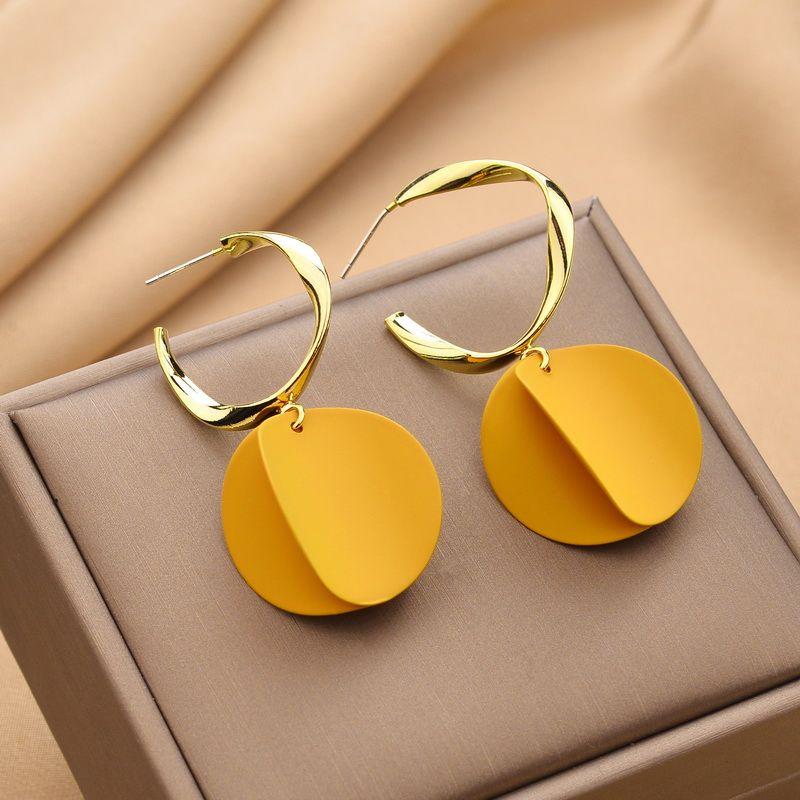 

Ronline Influencer Fashion Retro Green Special Interest Earrings Yellow