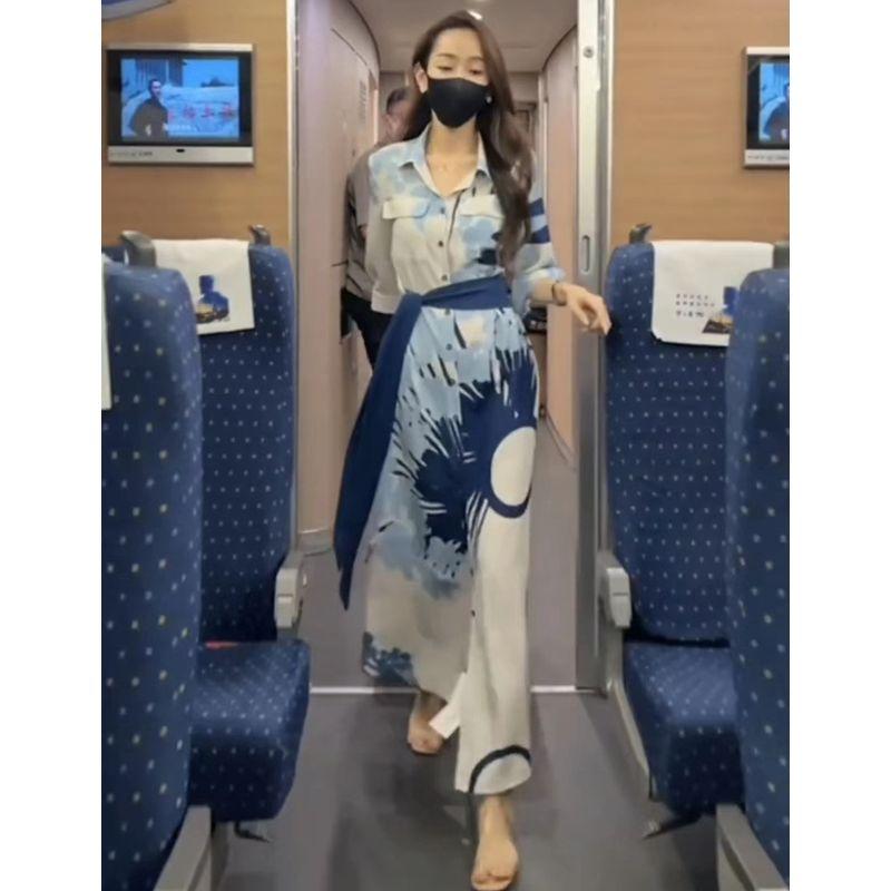 

Модное осень 2024 Стильное свободное платье с разрезом сбоку, визуально стройнящее, с высокой талией, рукавом 3/4 и принтом, длинное ниже колена Picture Color L