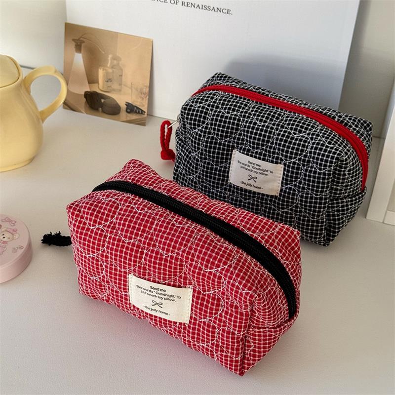 Quilted Love Lattice Handheld Cosmetic Bags Large Capacity Portable Travel Storage Bag Women Zipper Money Phone Bag Clutch Gifts