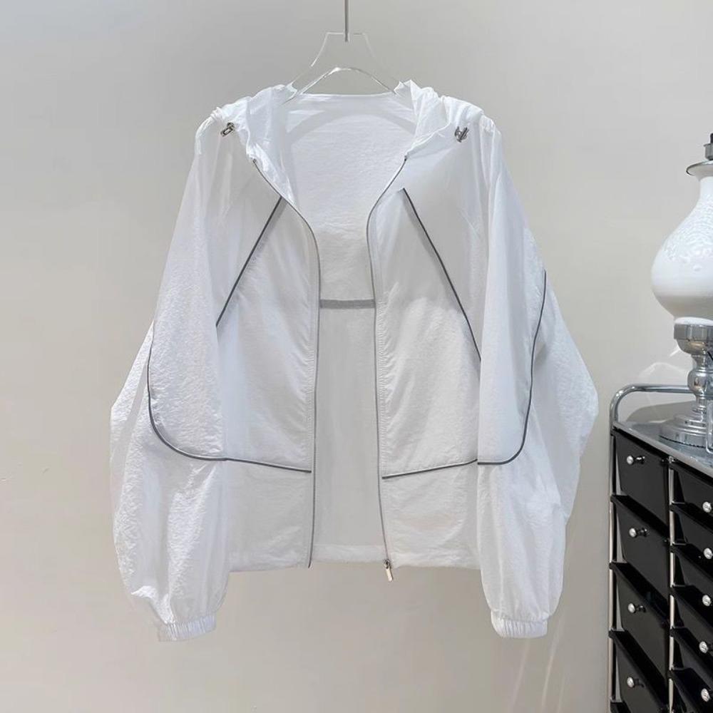 Breathable Hooded Sunscreen Apparel for Women – Summer Lightweight Jacket, Loose-Fit Sun-Protective Clothing and Air-Conditioning Cardigan