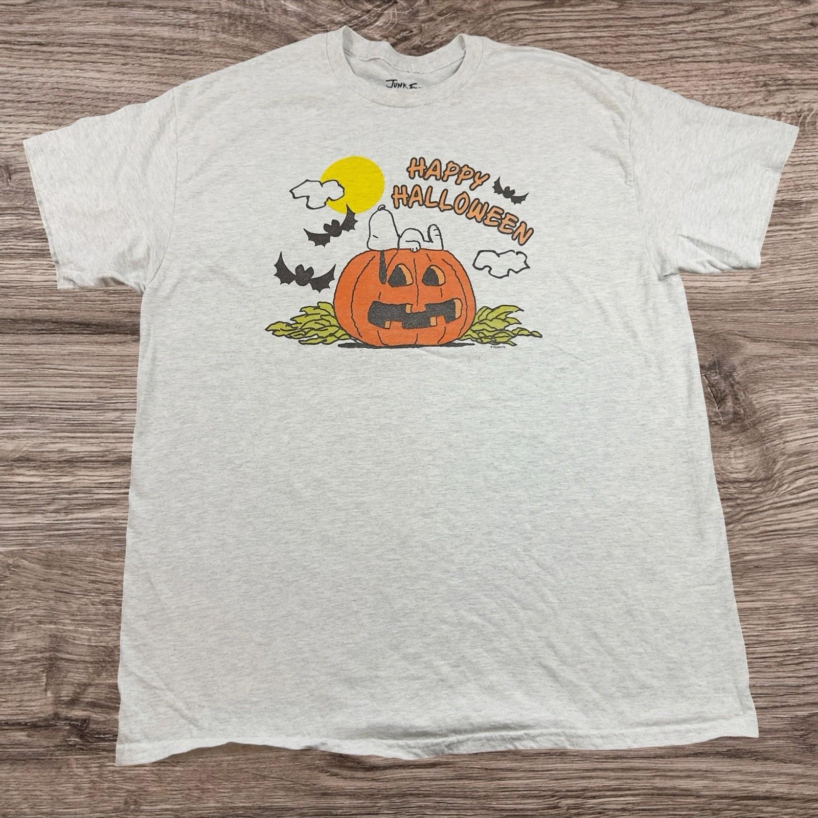 Peanuts Snoopy Happy Halloween / Retro Graphic Adult Size Large Unisex T-Shirt S