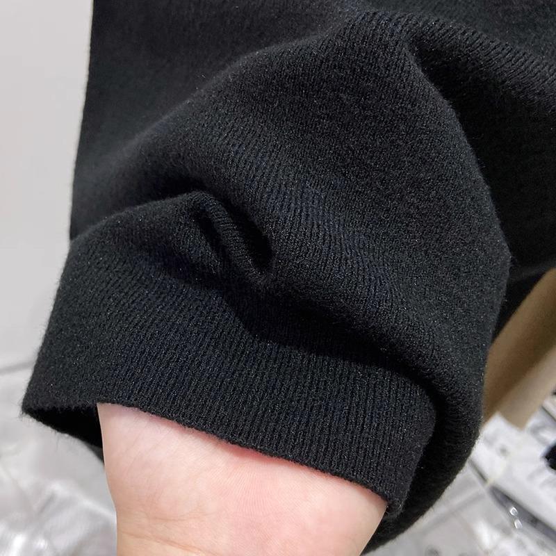 Soft Half-High Neck Knit T-Shirt: Women's Short-Sleeve Slim Fit, Perfect for Spring and Autumn.