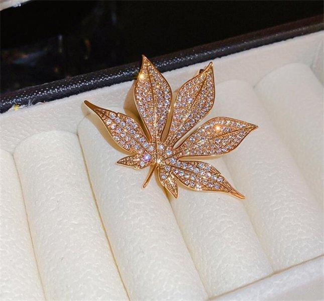 Gold Color Ginkgo Leaf Brooches Pins For Women Shiny Crystal Zircon Pearl Plant Brooch Corsage Wedding Party Clothing Jewelry