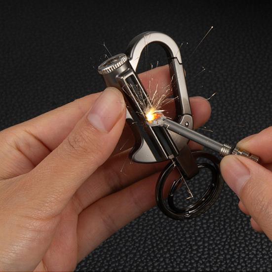 1/2 Pezzi Accendino Portatile Portachiavi Apribottiglie Multiuso Gas Kerosene Non Incluso Campeggio Outdoor Escursionismo Portachiavi in Metallo Portachiavi Sospeso