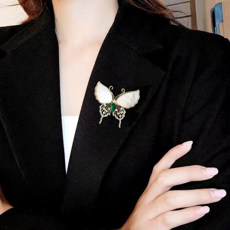 French Natural Shell Butterfly Brooch High-End Female Delicate Clam Ya Butterfly Brooch Niche Design Pin Accessories
