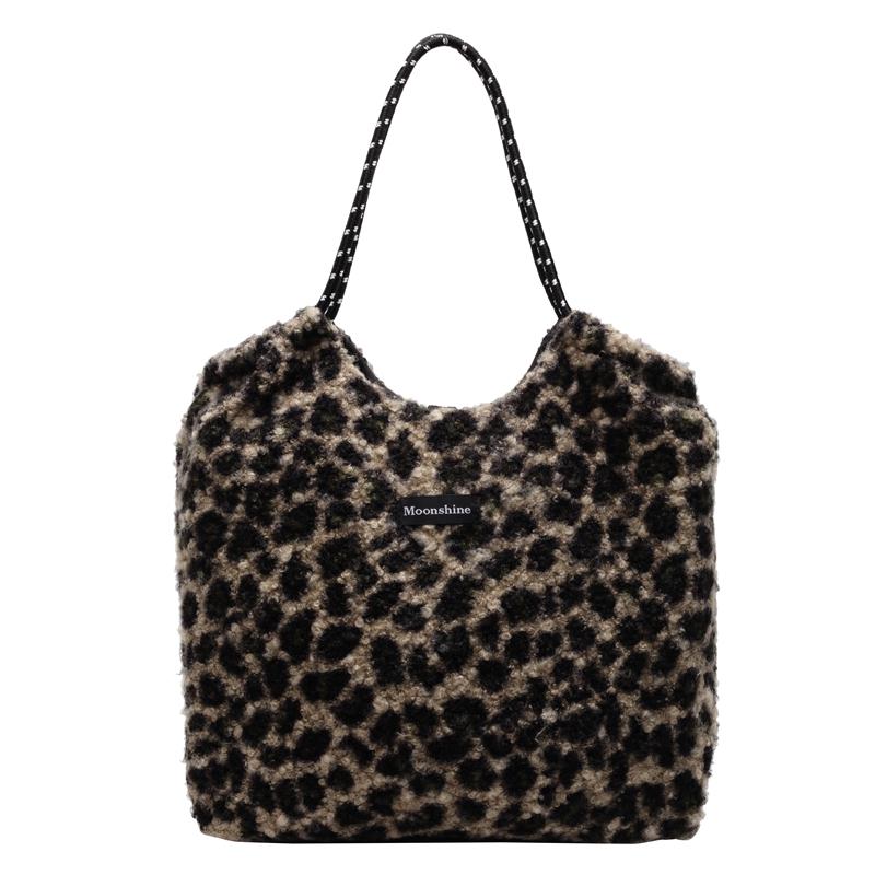 

2025 Casual Fashionable New Leopard Pattern Shoulder Bags Large Capacity High Quality Personality Crossbody Bags for Women чёрный