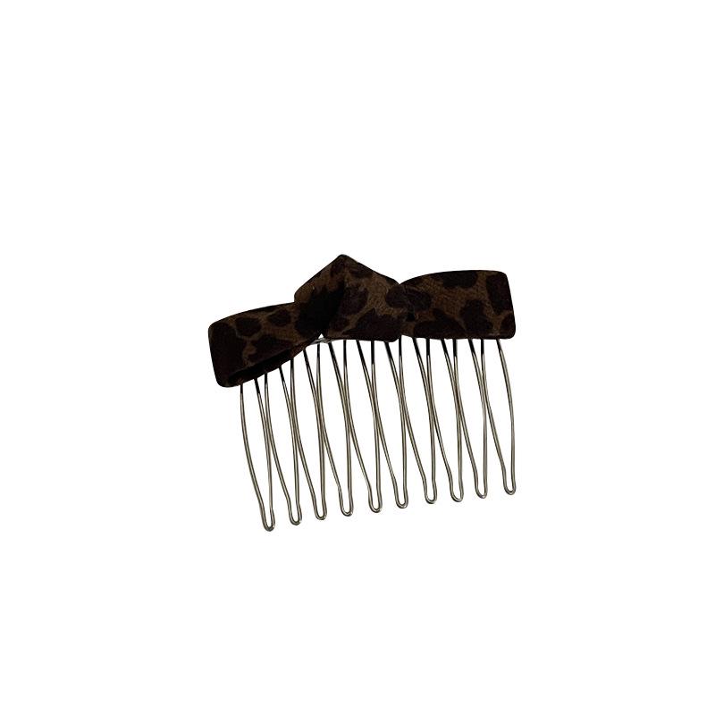 Luxury Minimalist Leopard Print Hair Clip: Japanese & Korean-Inspired for Stray Hairs & Messy Buns