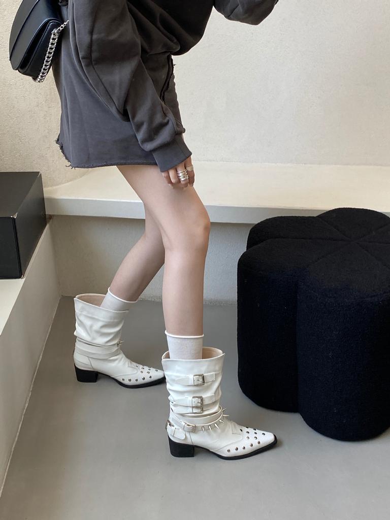 2025 Winter New Pointed Thick Heel Rivet Locomotive Women's Short Boots Versatile Low Tube Fashion Thin Boots Western Women's Boots