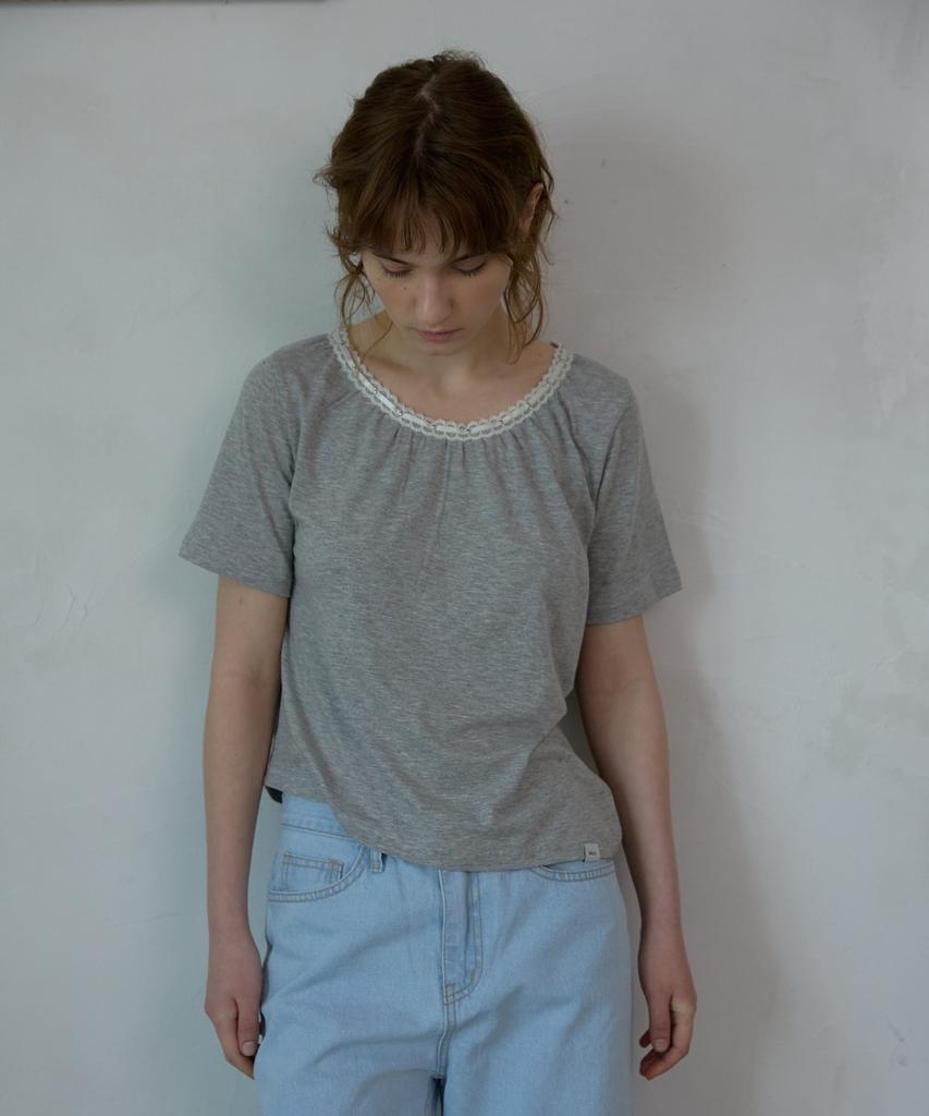 WIOE Studded Lace Ruched Top_Grey