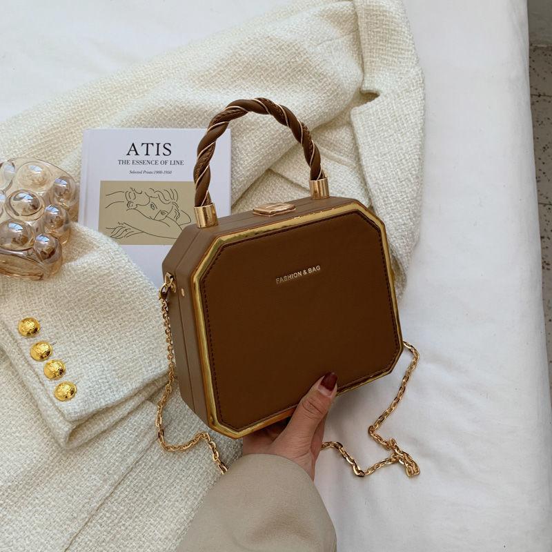 

Старший Sense of Ladies Chain Bag Hundred с нишевым дизайном Sense Box Bag Shopping Commuting Multifunction Shoulder Crossbody Bags коричневый