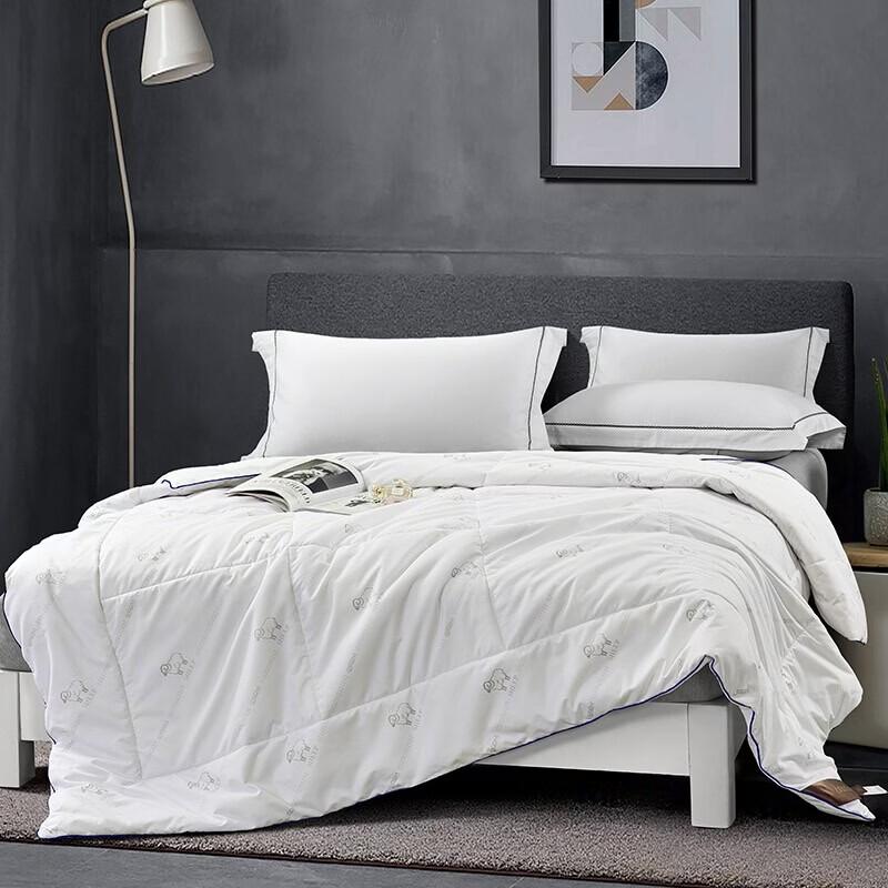 Louis Kellog Charolais Winter Quilt