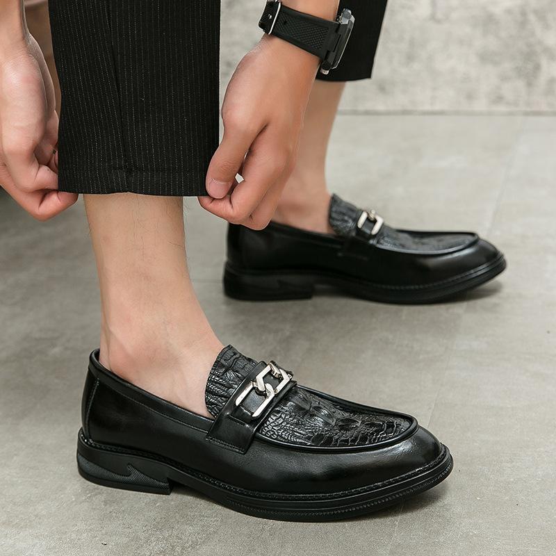 Large Size Men's Foot Cover Pointed Leather Shoes Dress Business Casual Shoes Crocodile Pattern Loafers Fashion Men's Shoes