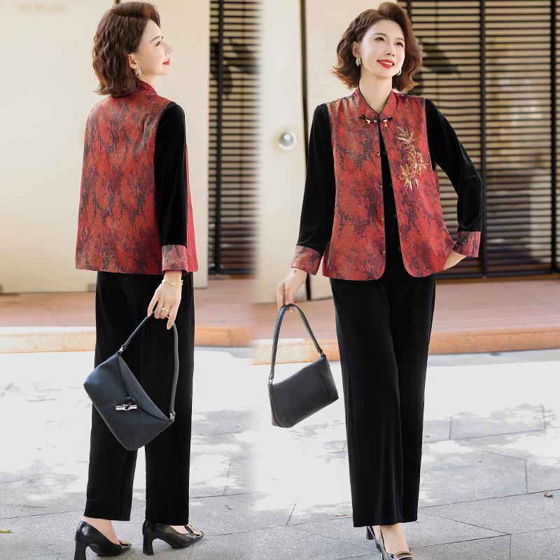 Women's Spring 2026 Three-Piece Suit: Elegant Vest, Long-Sleeved Shirt, Wide-Leg Pants for Middle-Aged and Elderly Mothers.