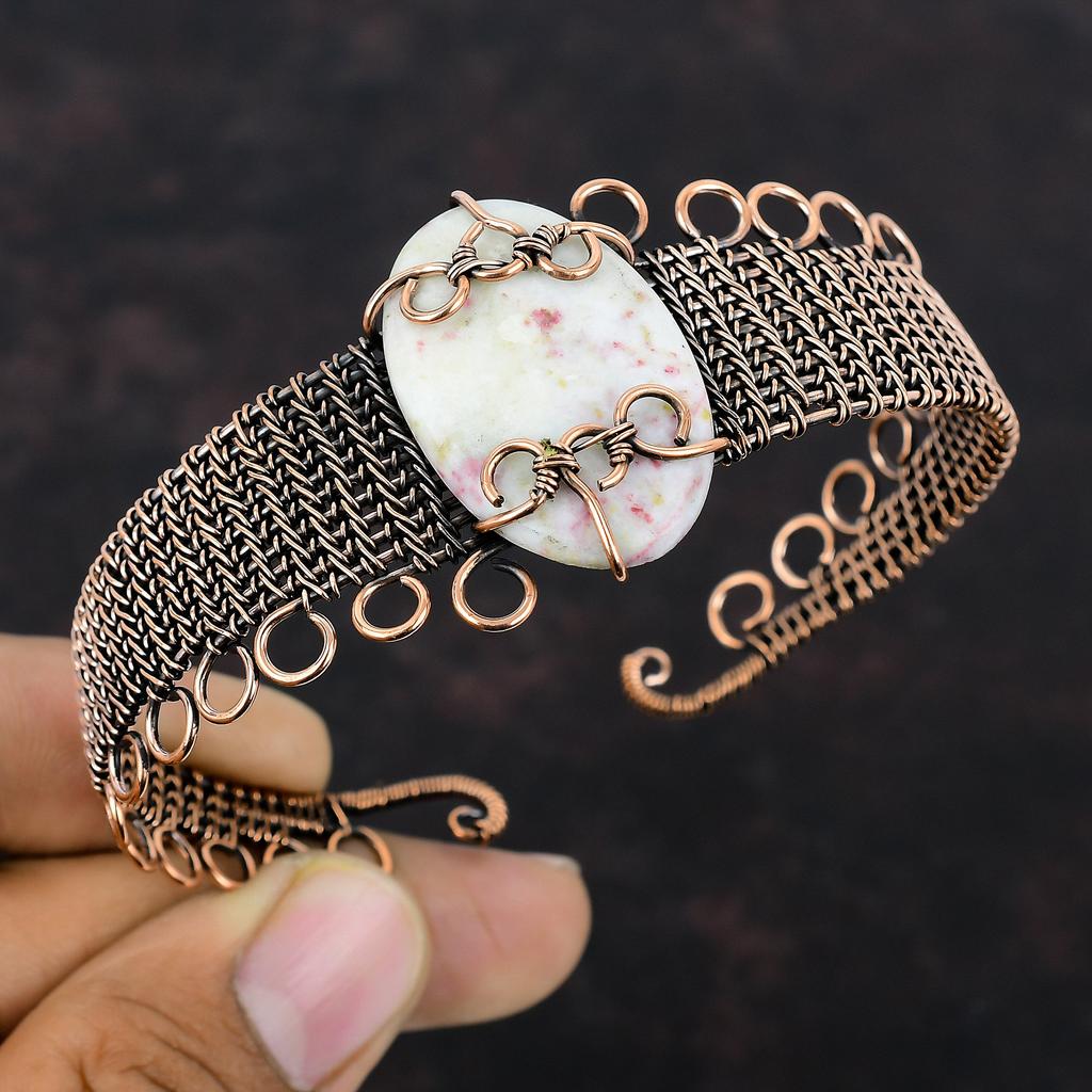 Zinnober Armreif Kupferdraht umwickelt Verstellbarer Armreif Handgefertigter Armreif Edelstein Armreif Zum Geschenk Kupferschmuck Designer Armreif