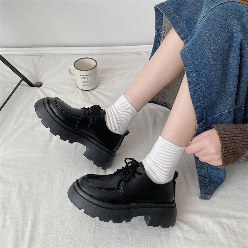 

Платформенные маленькие кожаные туфли женские в студенческом стиле новые черные универсальные одинарные туфли 40 матовый черный