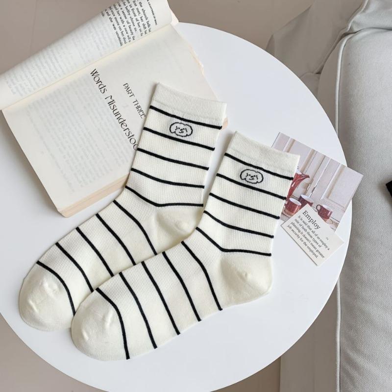 Female Spring and Autumn New Cute Dog Cartoon Student White Tube Cotton Socks
