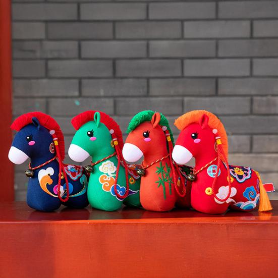 Pferd Puppe Plüschtier Dreidimensionale Form Volle Füllung Weiche Textur Kurzer Plüsch PP Baumwolle Puppe Jahr des Pferdes Geschenk