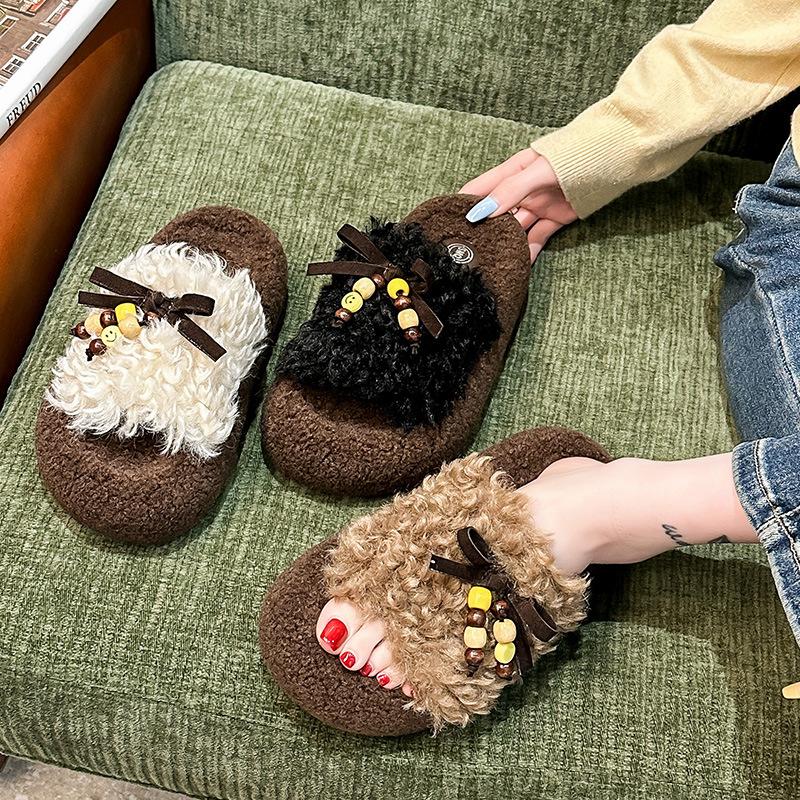 Thick-bottomed outer wear fluffy slippers women's 2025 autumn and winter new fashion small muffin roll plush cotton mop