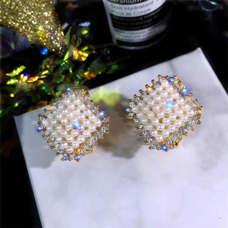 Elegant Imitation Pearl and Diamond-Studded Earrings for Women