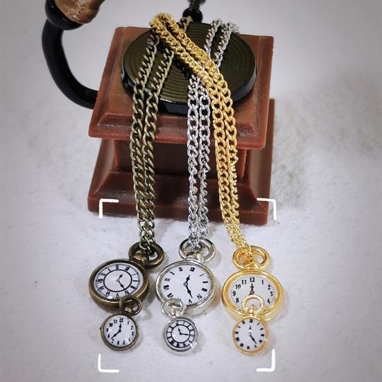 Mini ceas de buzunar Manopera rafinata Ceas de buzunar vintage realist pentru casa de papusi Model Accesorii pentru casa de papusi