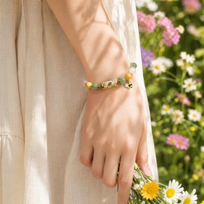 Liebe Frieden Frühling Armband, Inspirierendes Bienen Rotkehlchen Schmetterling Armband für Frauen, Schmuck Anhänger Perlen Dehnbares Armband