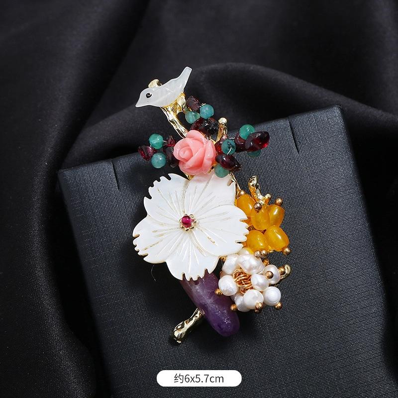Original Heavy Handmade Natural Crystal Shell Corsage Women's Luxury Atmosphere Retro Elegant Brooch Jacket Coat Accessories