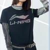 טי שירט לנשים Li Ning עם הדפס לוגו גרדיאנט, צווארון עגול, שרוולים קצרים - צבע שחור AHSR548-2