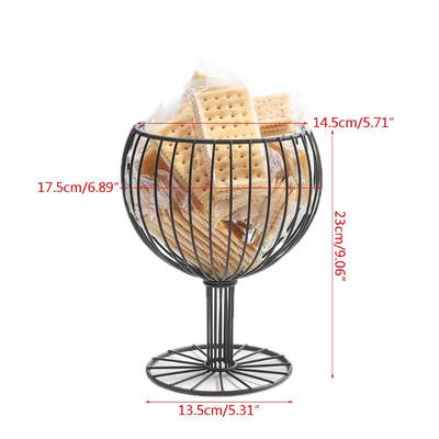 367A Corbeille à fruits et légumes comme coupe à vin Artisanat géométrique en fer creux pour la maison